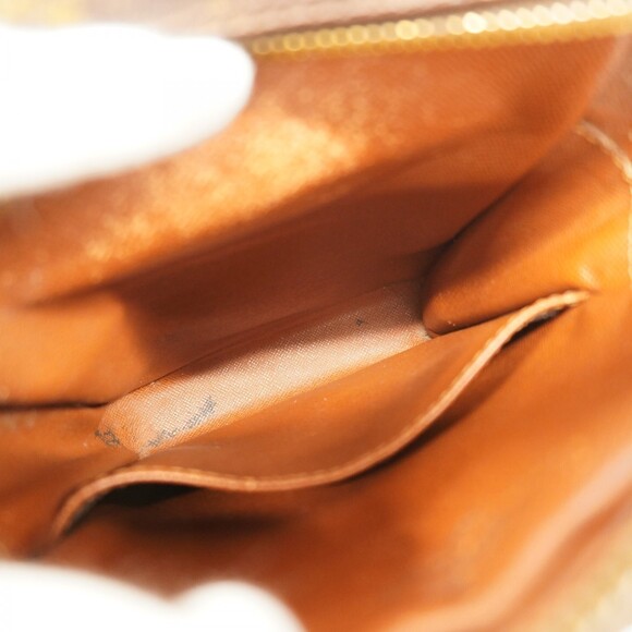 LOUIS VUITTON Brown Monogram Shoulder Bag - Picture 4 of 15